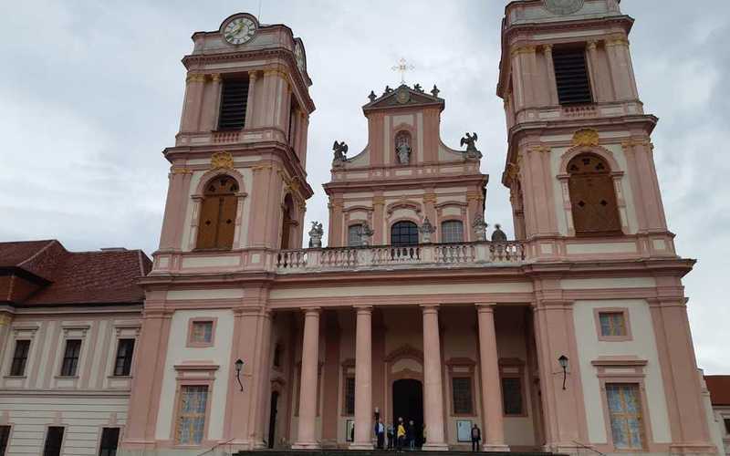 Krems marhuľové slávnosti  + Kláštor Göttweis  