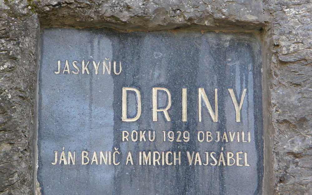 Slovensko - Červený kameň + Jaskyňa Driny 16,- €