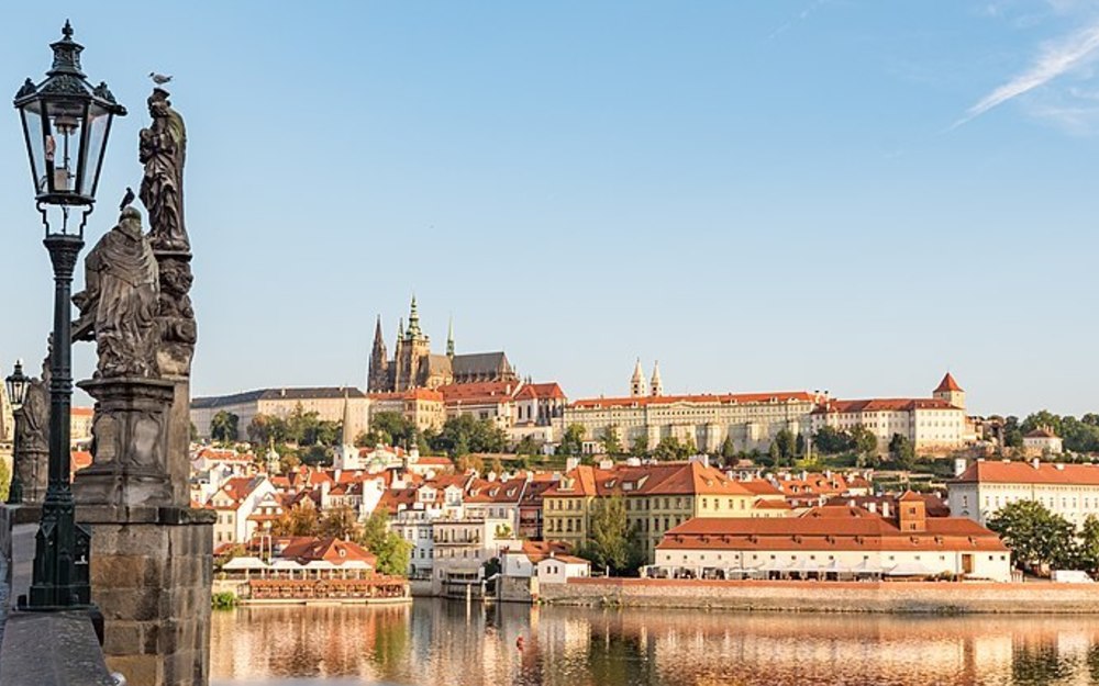 Čechy - Praha - Salvador Dalí, Andy Warhol, Valdštejnska jízdarna a Pražské Jezulátko 129,- €