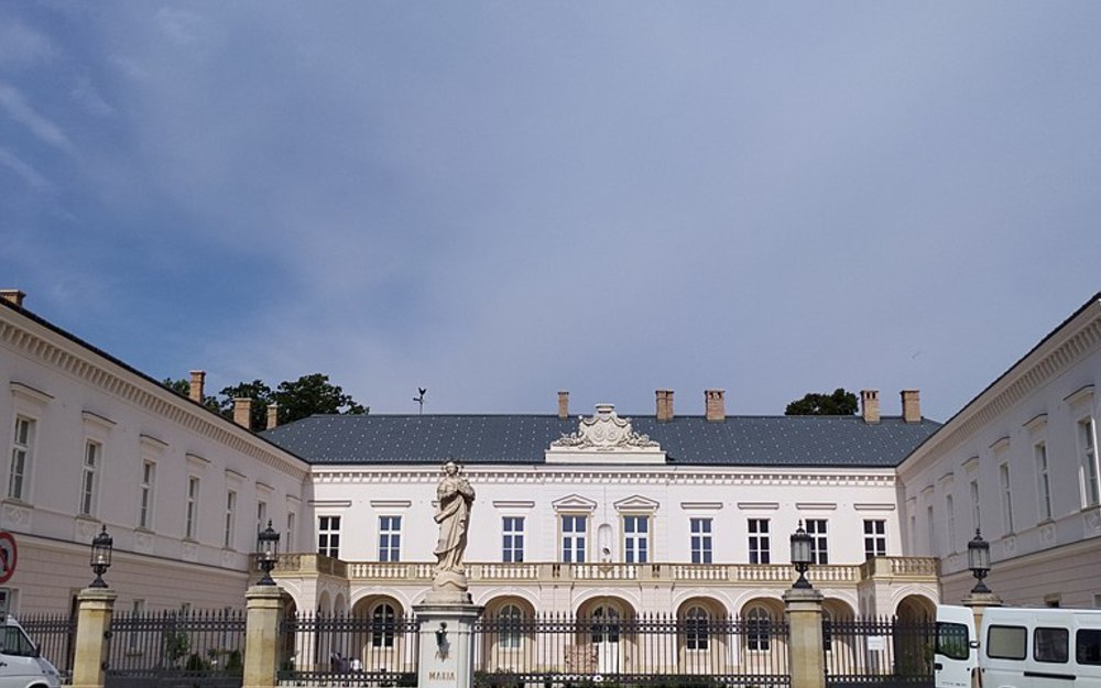 Slovensko - Voderady - kaštieľ + Hlohovec - zámok