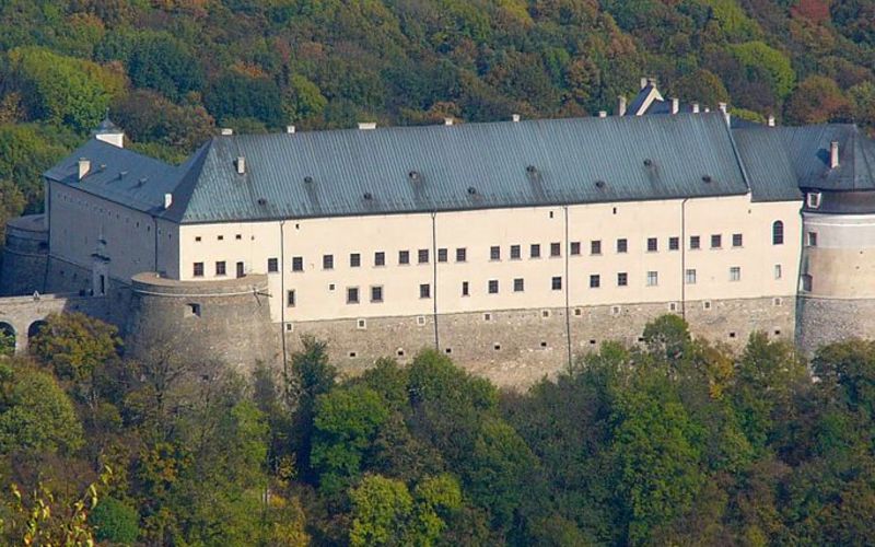 Slovensko - Hrad Červený kameň 15,- €