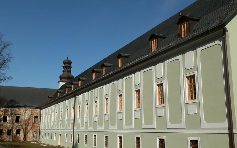 Slovensko - Dubnica nad Váhom - kaštieľ + Čičmany + Rajecká Lesná