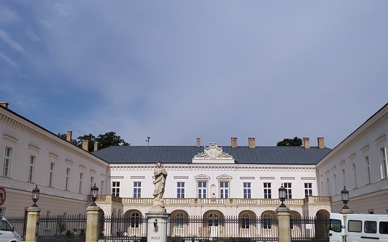 Slovensko - Voderady - kaštieľ + Hlohovec - zámok