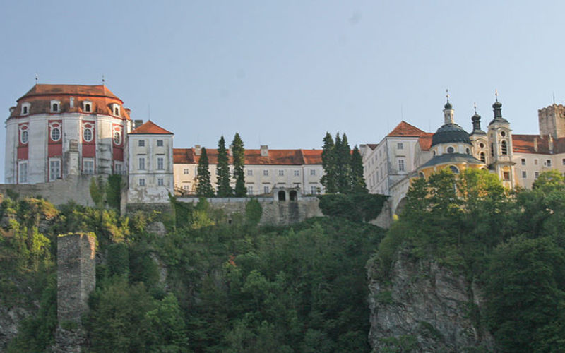 Čechy - Vranov nad Dyjí - zámok+ Mikulov - zámok 